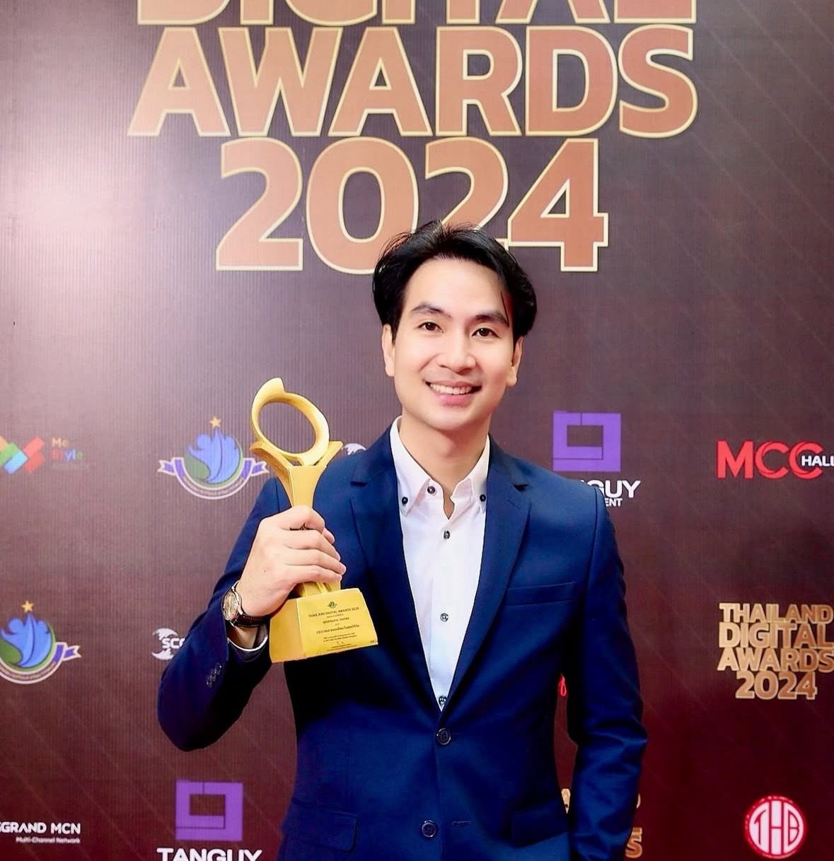 รางวัล Digital Awards 2024 และเกียรติคุณของคุณตั้ม ณัฐพลในฐานะนักบริหารธุรกิจดีเด่น